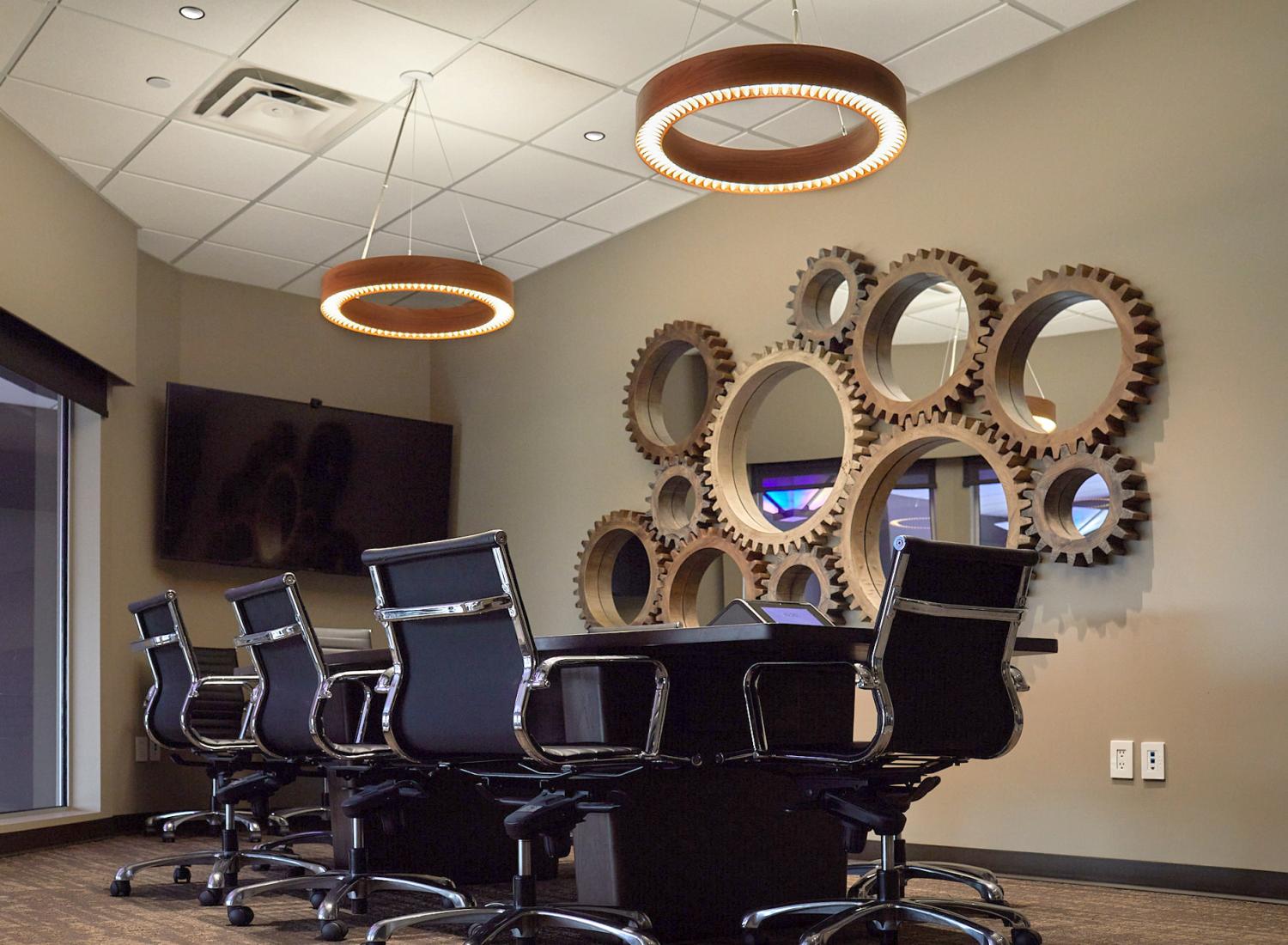 <p>BOARDROOM WITH OOOOH RING PENDANT</p>